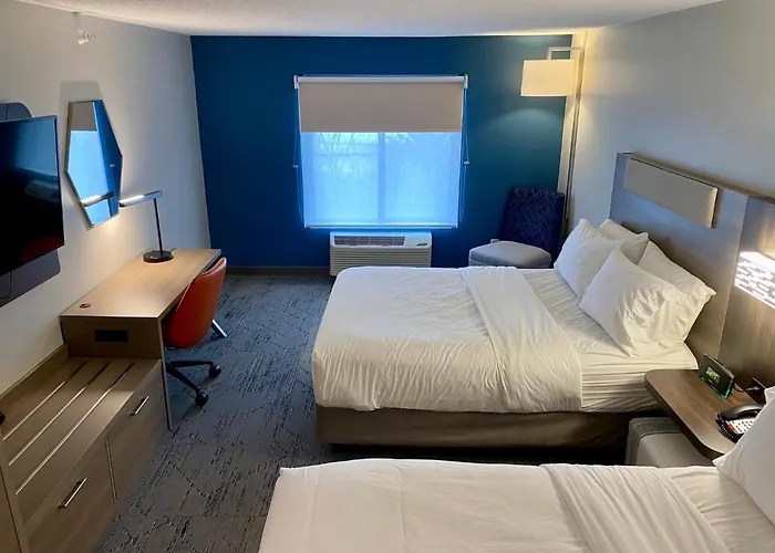 Holiday Inn Express Plymouth By Ihg