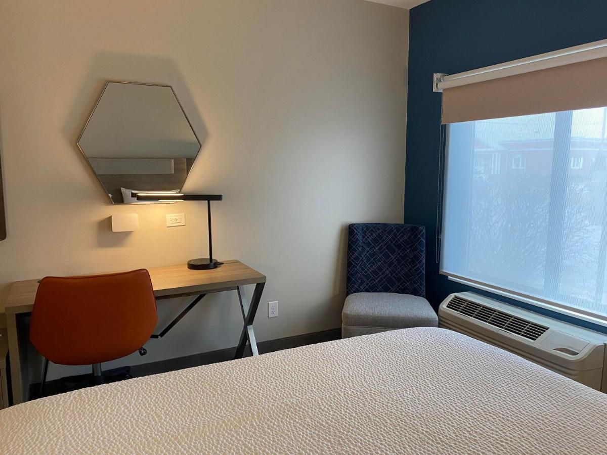 Express By Ihg Hotel